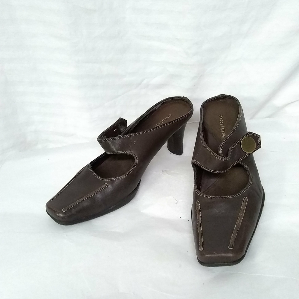Maripe Womens Shoes Brown Leather Slip-On 2.5" Heels Pump Sz 7.5M Travel Comfort